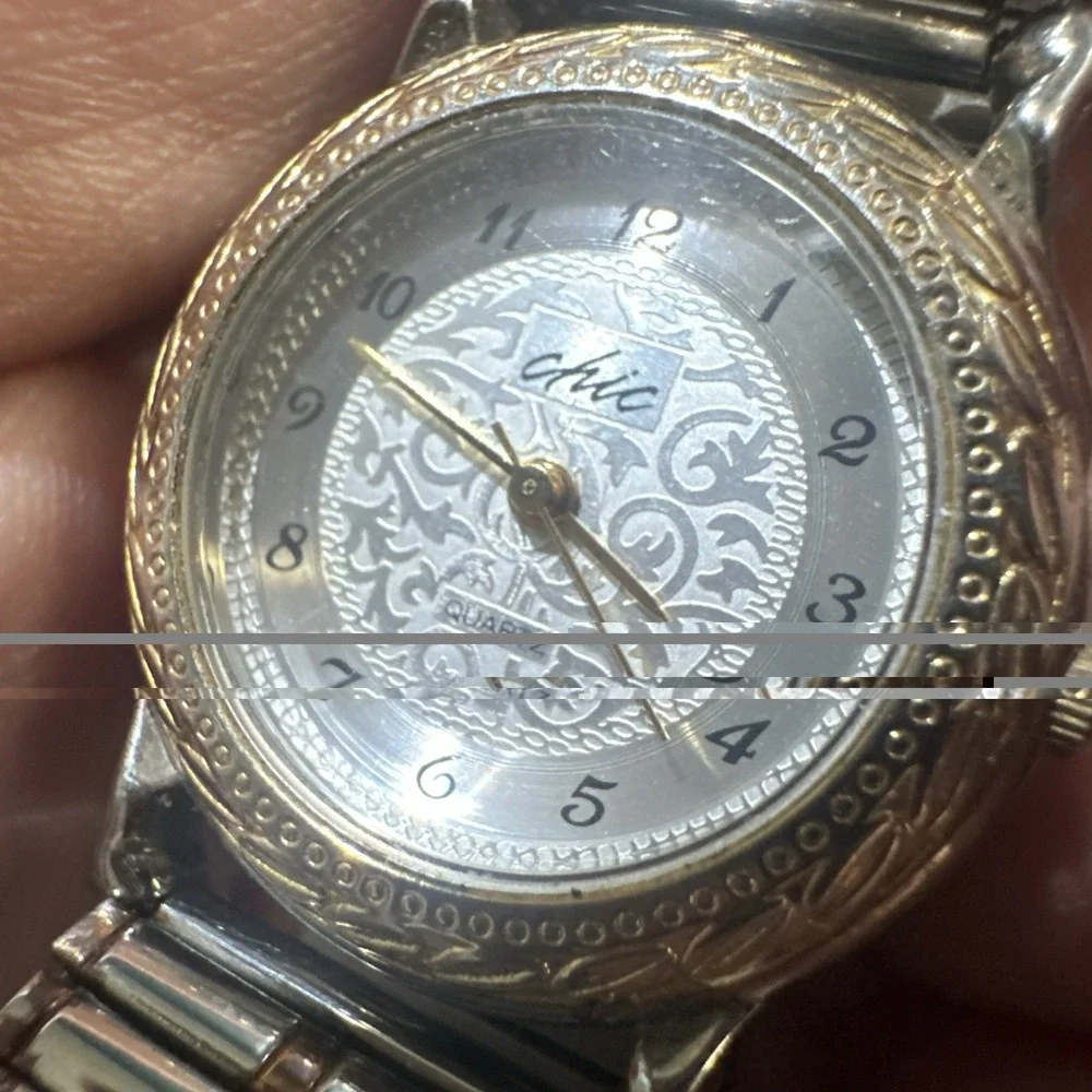 Works Chic Women's Watch Gold Tone Swirl Design Dainty Strap NEW BATTERY 28mm 7
